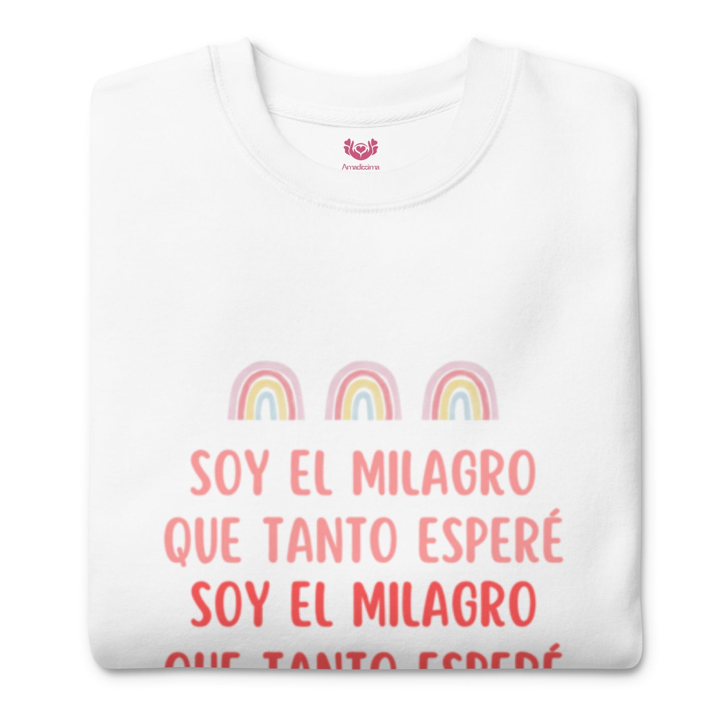 Sudadera blanca vintage "Soy el milagro que tanto esperé" doblada, resaltando la suavidad y el mensaje inspirador.