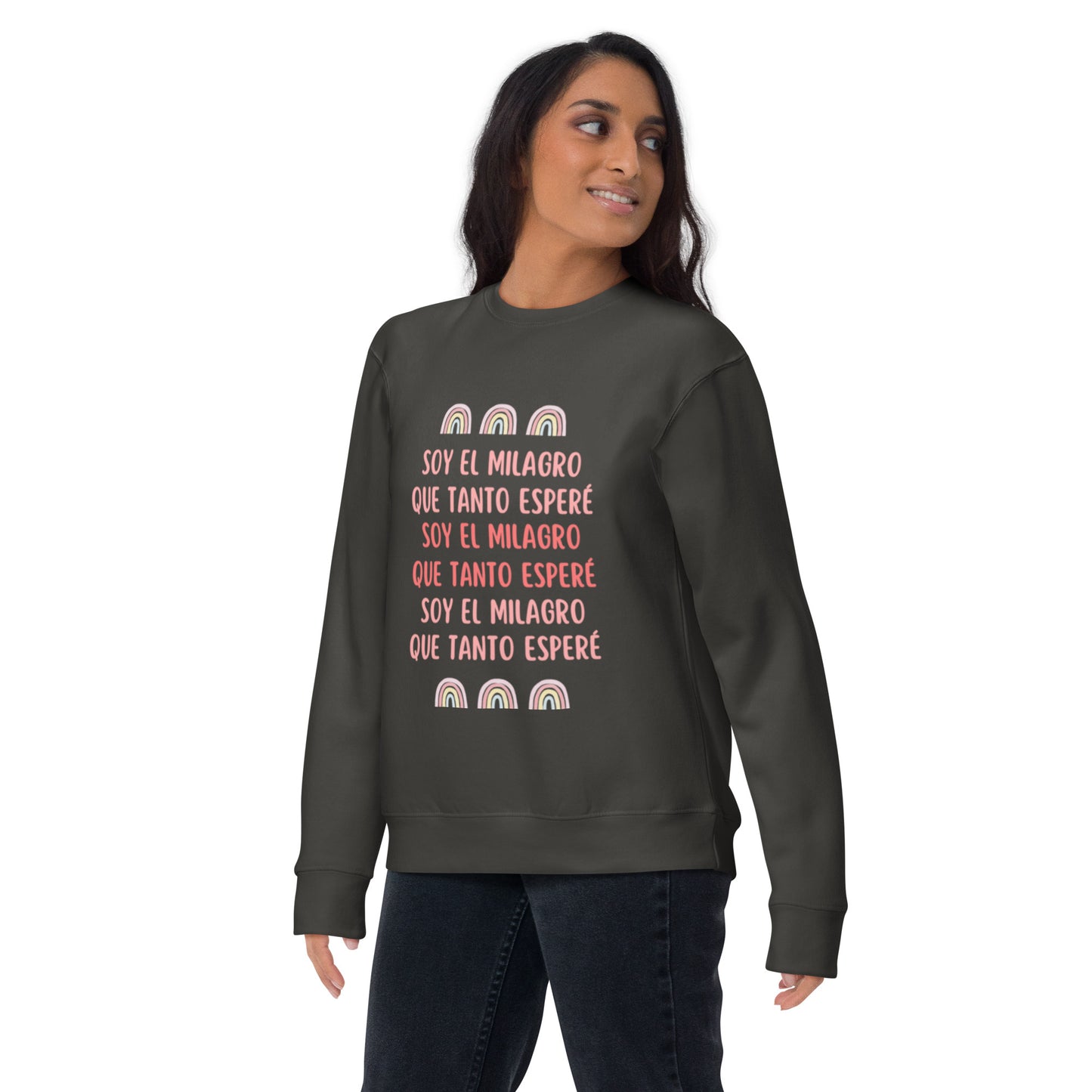 Vista frontal de la sudadera negra vintage "Soy el milagro que tanto esperé", diseñada para abrazar tu alma.