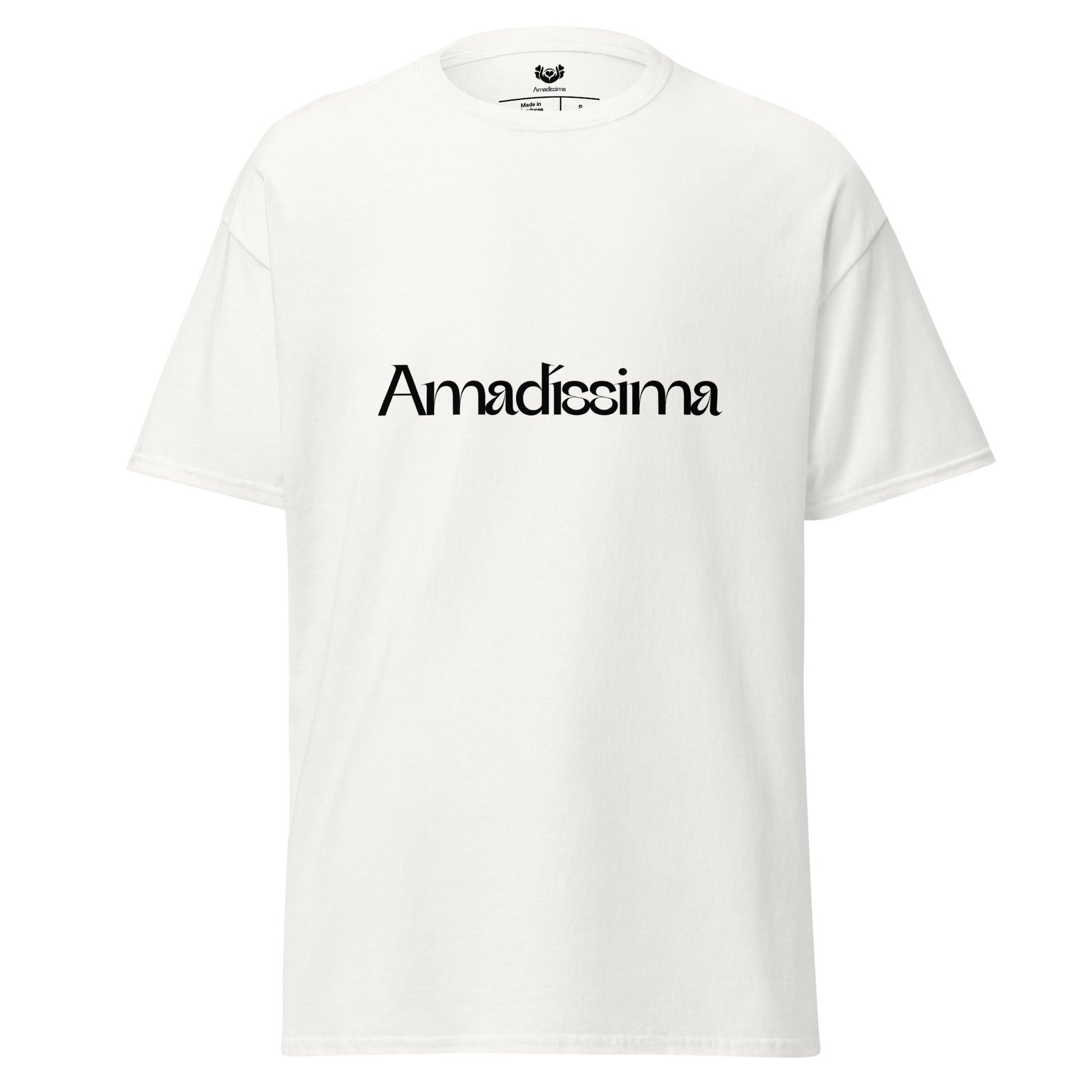 Detalle frontal de camiseta “Sello” blanca, Amadíssima