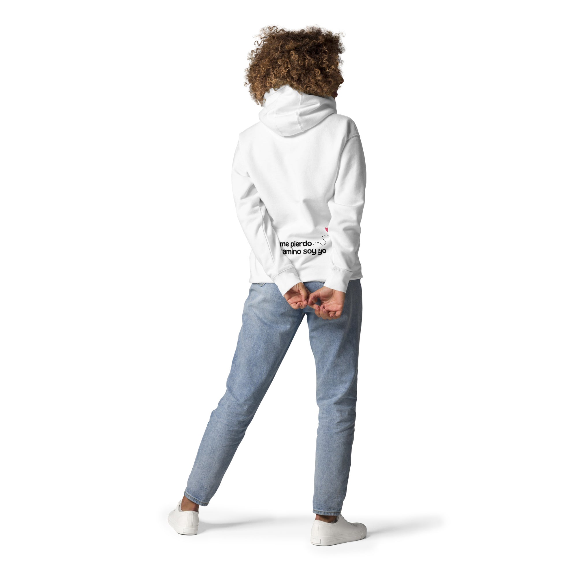 Estilo de vida con sudadera blanca, capucha y mensaje de autoamor, Amadíssima