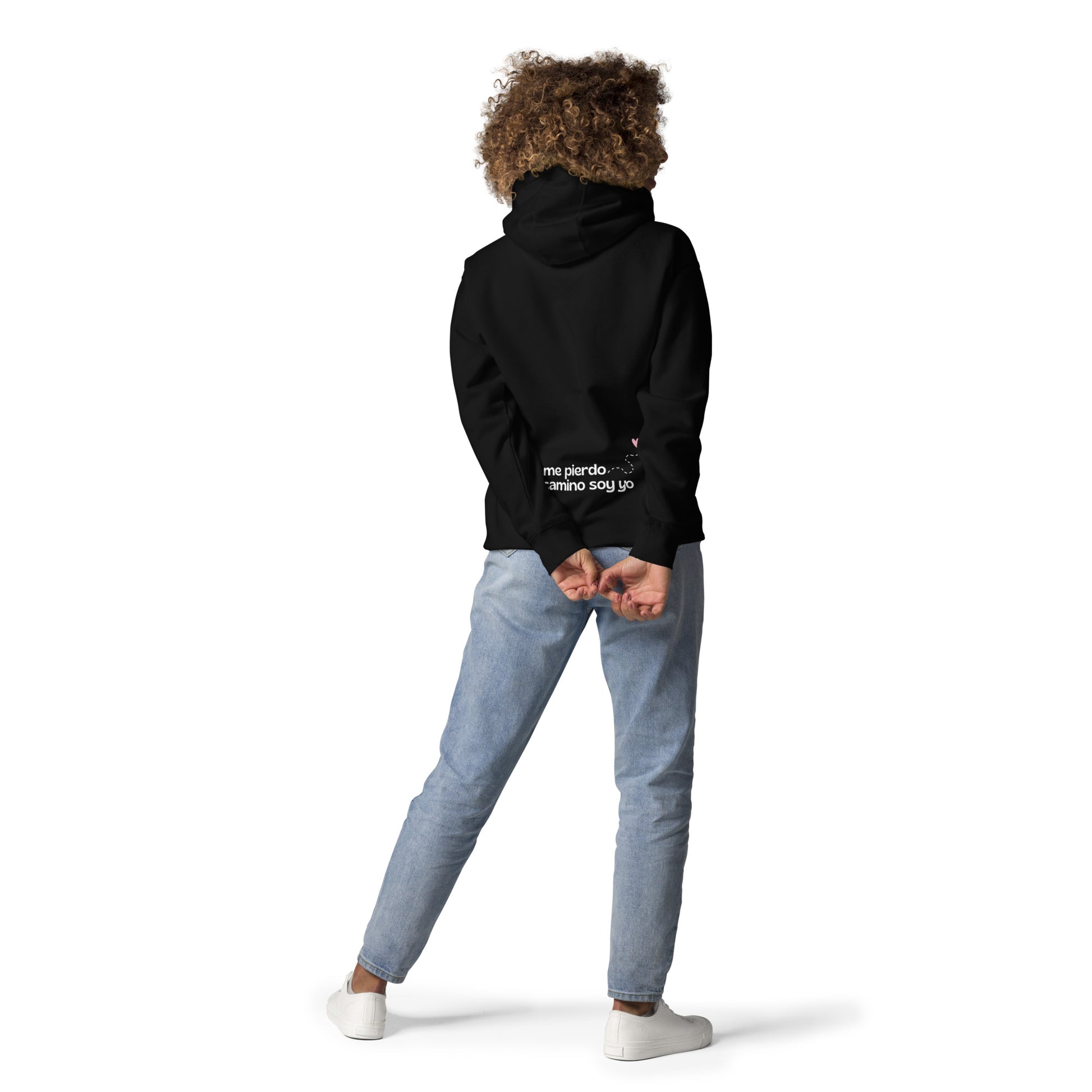 Estilo de vida con sudadera negra, capucha y mensaje de autoamor, Amadíssima